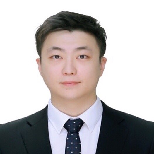 Luật sư Lee Yong Woo